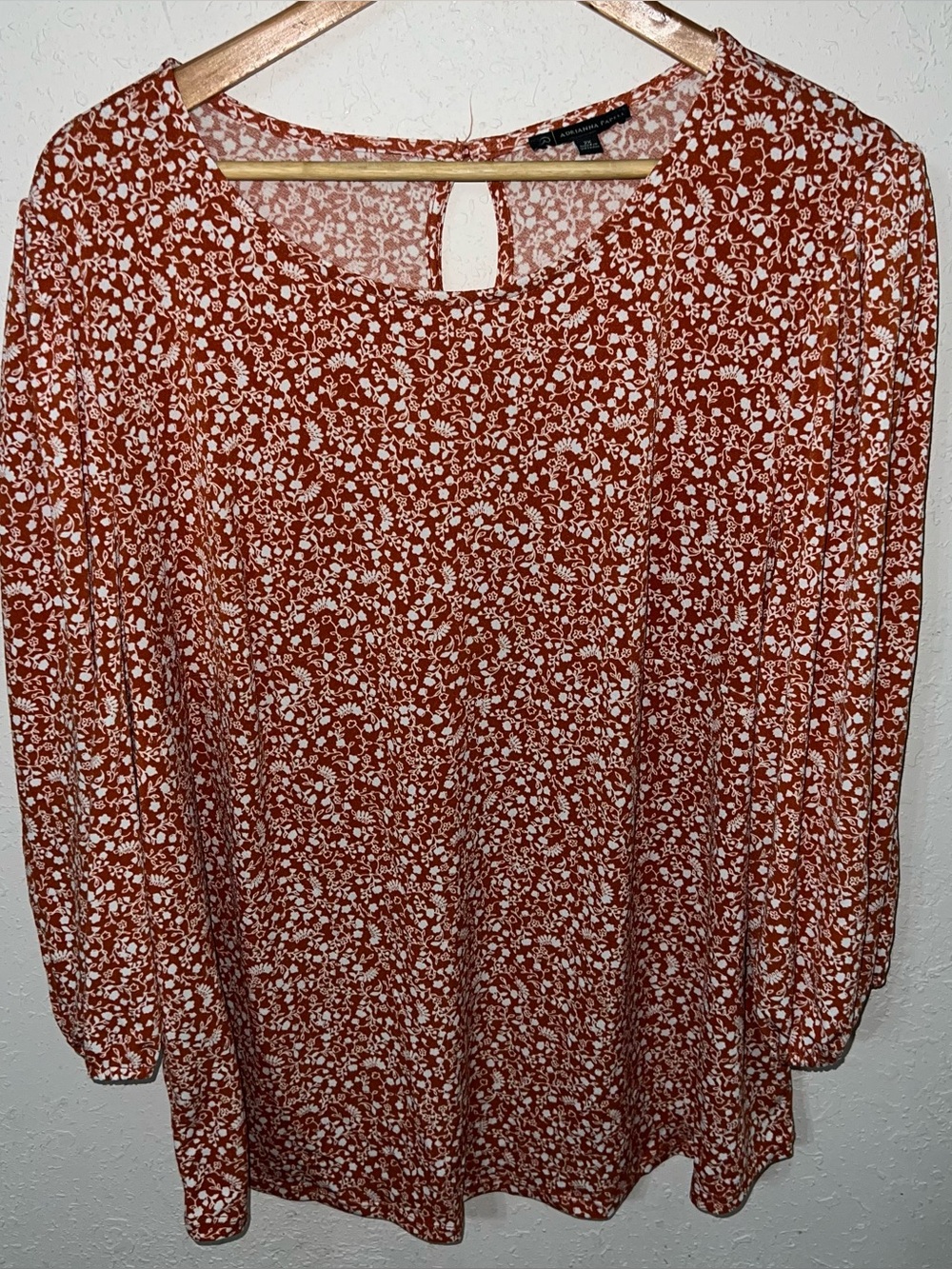 Adrianna Papell Rust Orange Colored White Floral Print Long Sleeve Blouse 2X.